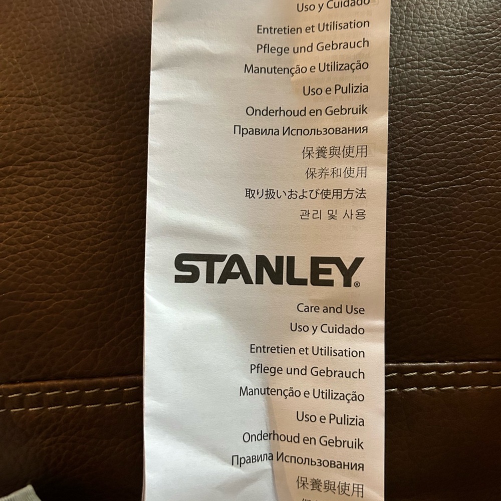 Stanley Quick-Flip Go Bottle in Pink and Gray 24oz - Picture 8 of 8